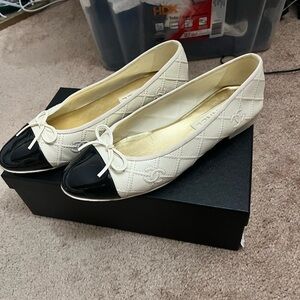 CHANEL Lambskin CC Double Stitched Cap Toe Ballerina Flats size 41 US 9.5